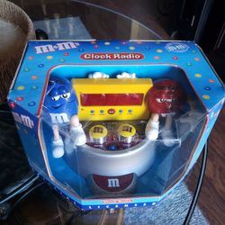 M & M CLOCK RADIO