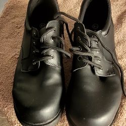 USED WORK SHOES  SIZE  9 1/2 MEN SAPATOS  PARA TRABAJAR  TAMNO  9 1/2 DE OMBRE 