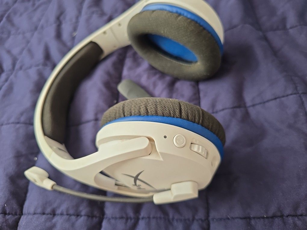 HyperXâ„¢ Stinger Core Wireless Lightweight Gaming Headset (Playstation Design)