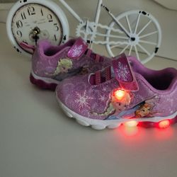 Frozen Tennis Shoes Lightup In Great Condition Like New 