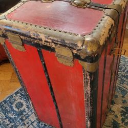 Antique steamer Trunk
