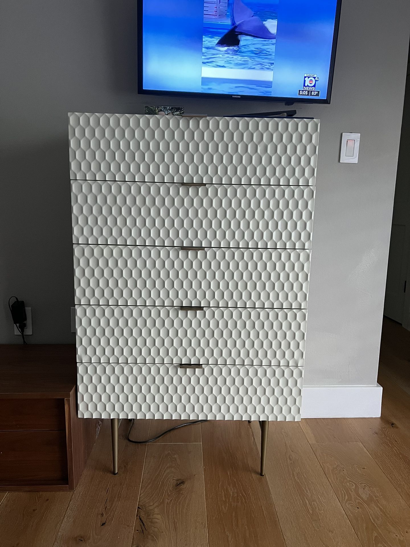 West Elm 4drawer Dresser for Sale in Miami, FL OfferUp