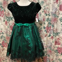 #237-Green & Black Formal Dress. Brand Name: Jona Michelle. Size 8 Kids.