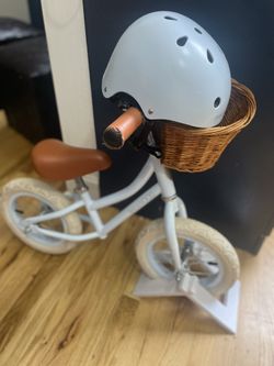 BANWOOD CHILDRENS BALANCE BIKE HELMET BIKE STAND RETAIL 275 for