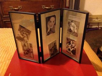 Fetco 3 fold picture frame