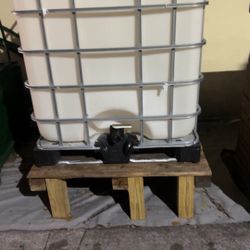 IBC Liquid Tank 250 Gallons 