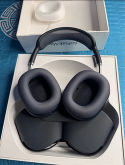 AirPod maxes
