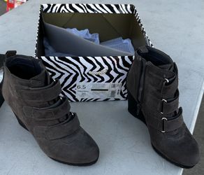 Dana Bushman Ankle Boots 6.5