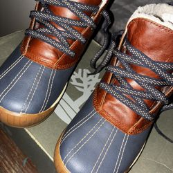 Timberland Women's Mt. Hayes Waterproof Chukka boot 