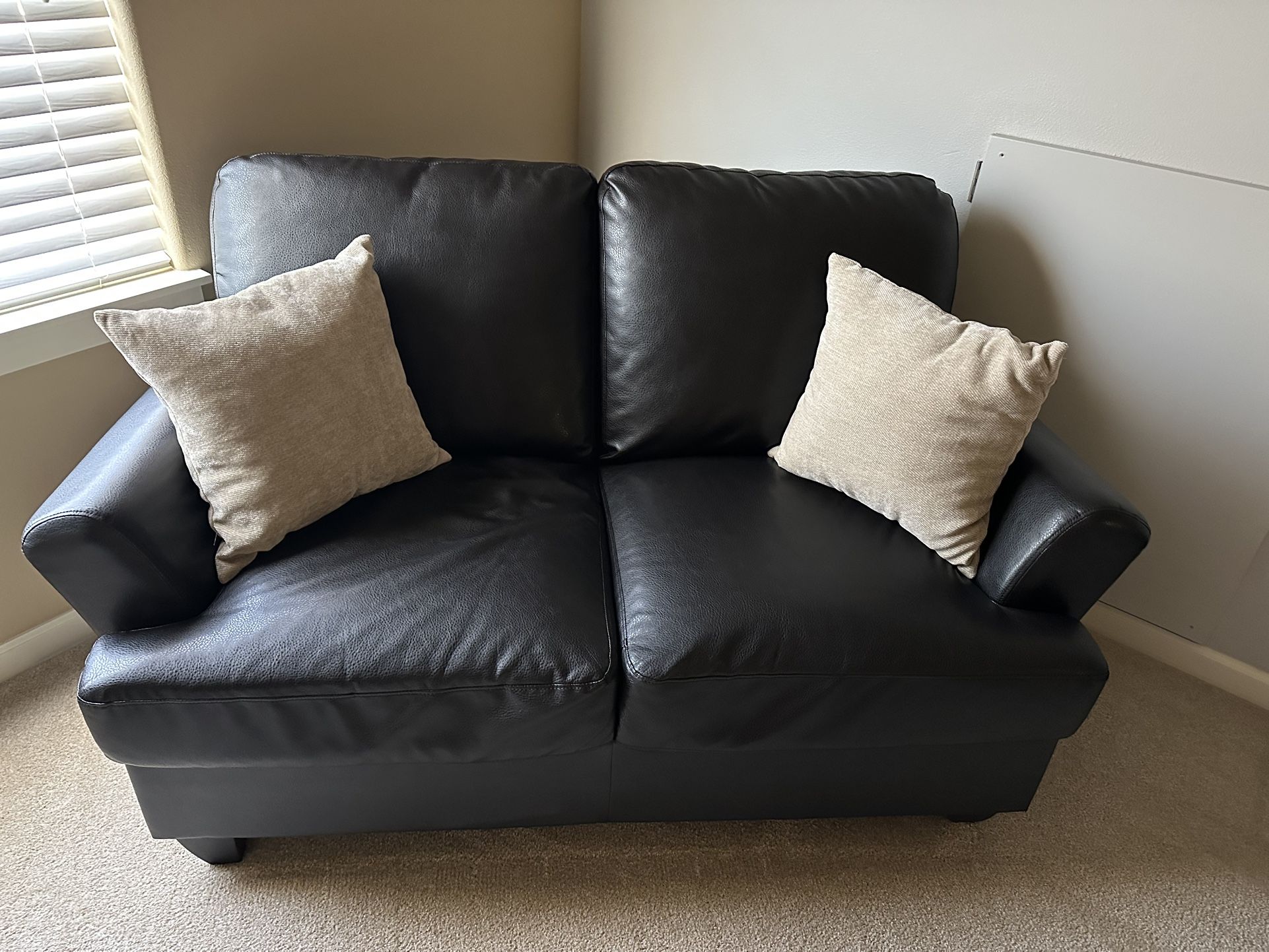 Loveseat In Perfect Condition 