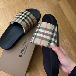 Burberry Slides size 7.5 - 8 Women’s BRAND NEW WITH BOX!