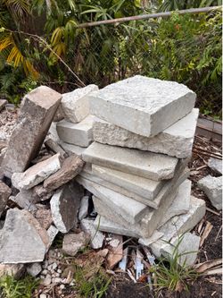 Concrete foundation blocks