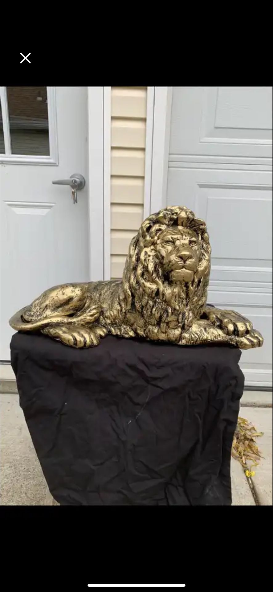 Golden Lion Statue