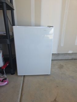 Insignia White Mini Fridge