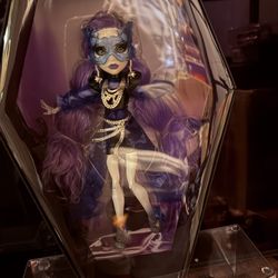 Monster High Spectra Vondergeist Haunt Couture Midnight Runway