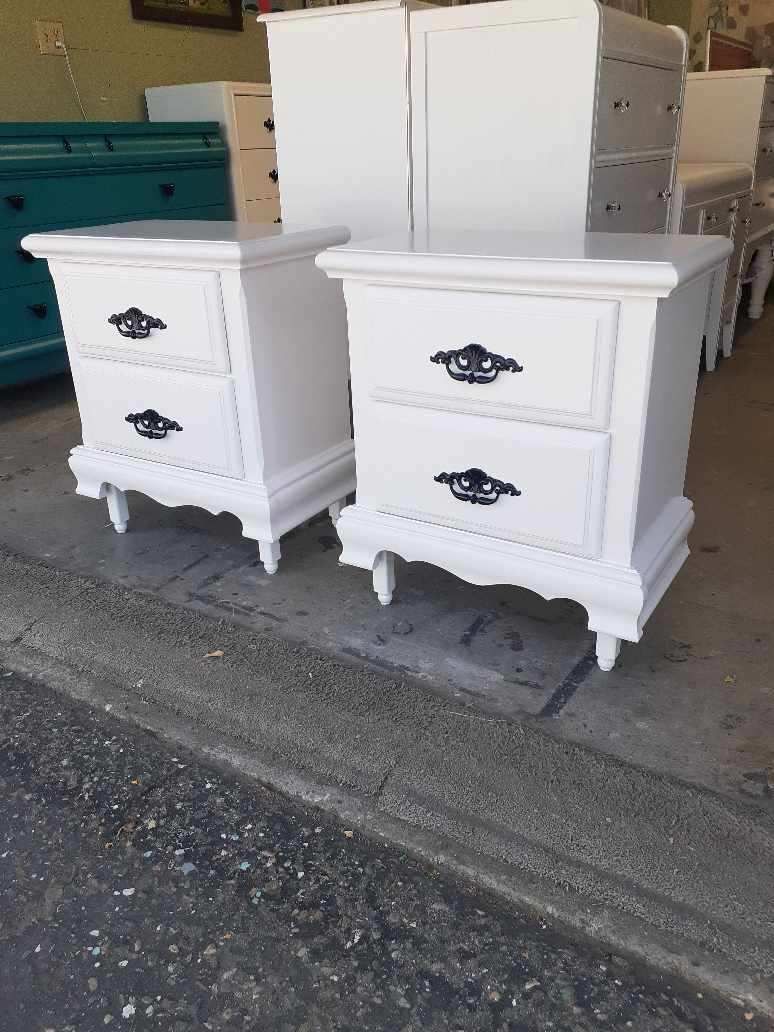 Beautiful Matching White Nightstands or End Tables Pair