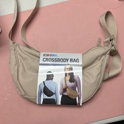 32 Degree Cool Crossbody Bag