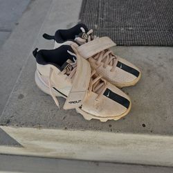 Trout Baseball Youth Cleats 4Y