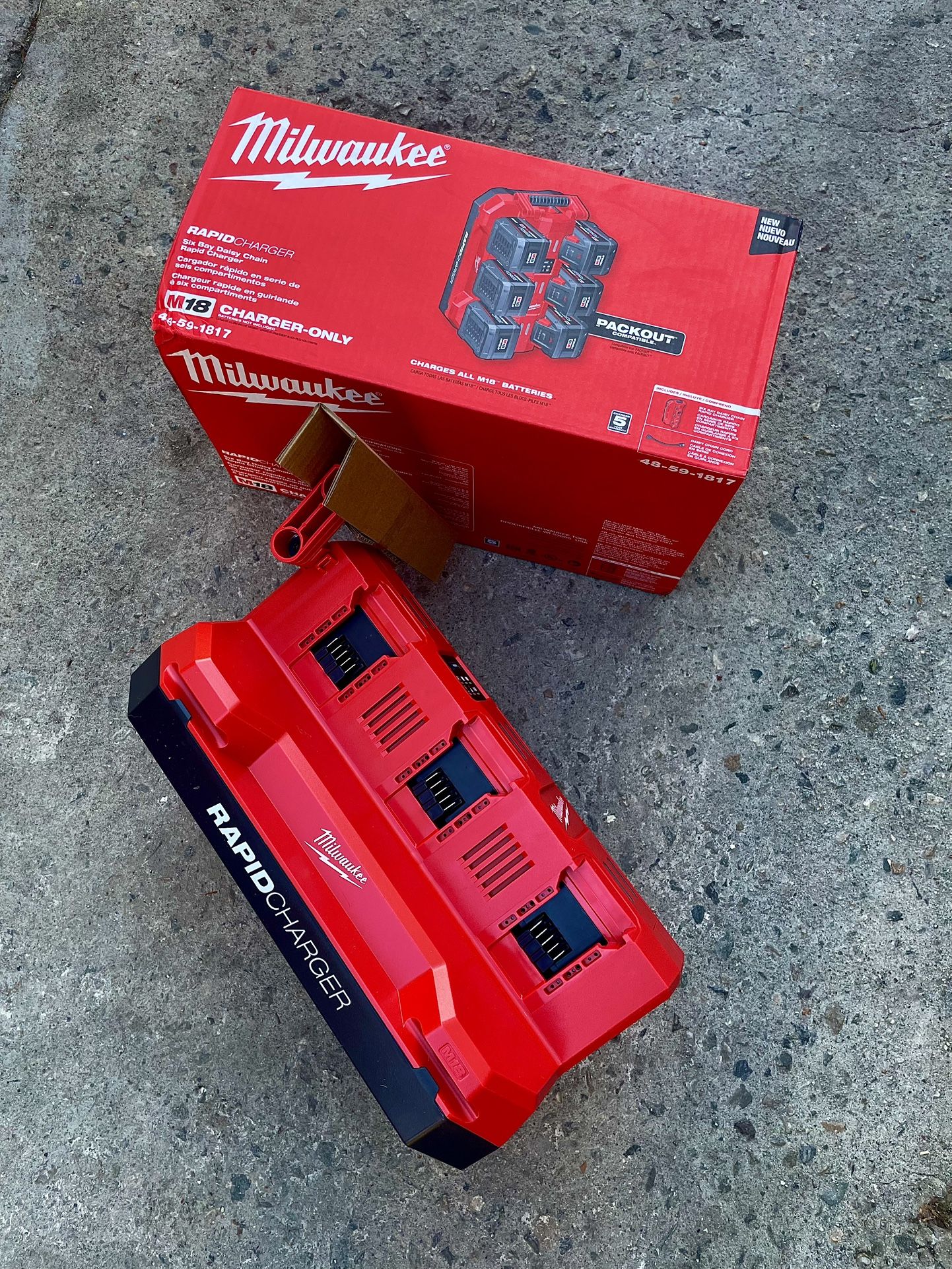 Milwaukee M18 18V PACKOUT Pack Out 6-Port Daisy Chain Rapid Charger  $249 New
