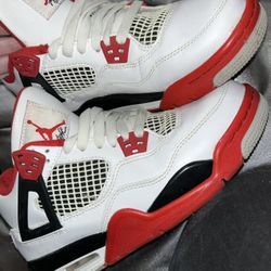 Fire Red Retro 4s 