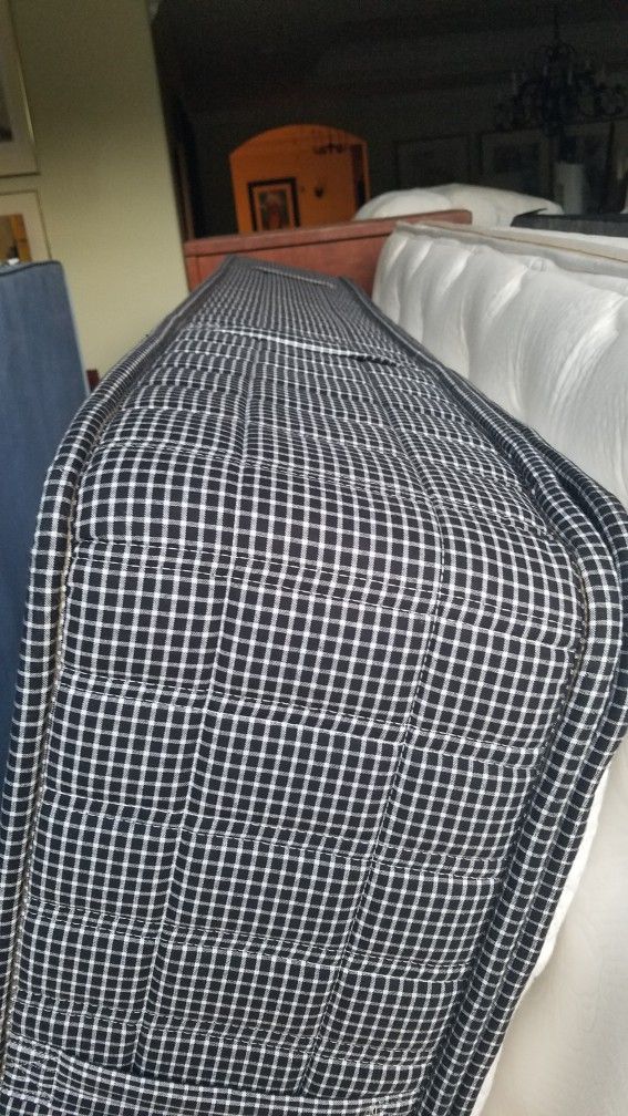 Aireloom Queen Mattress and Box