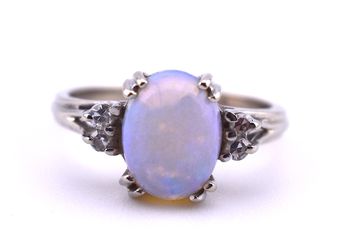 Ladies 14k White Gold Opal Style Ring Size 4 & 1/2