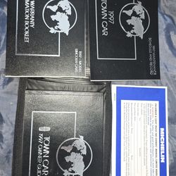 Lincoln 1997 Town car US owners guide & Maintence 1 set of 4 booklet/ paper