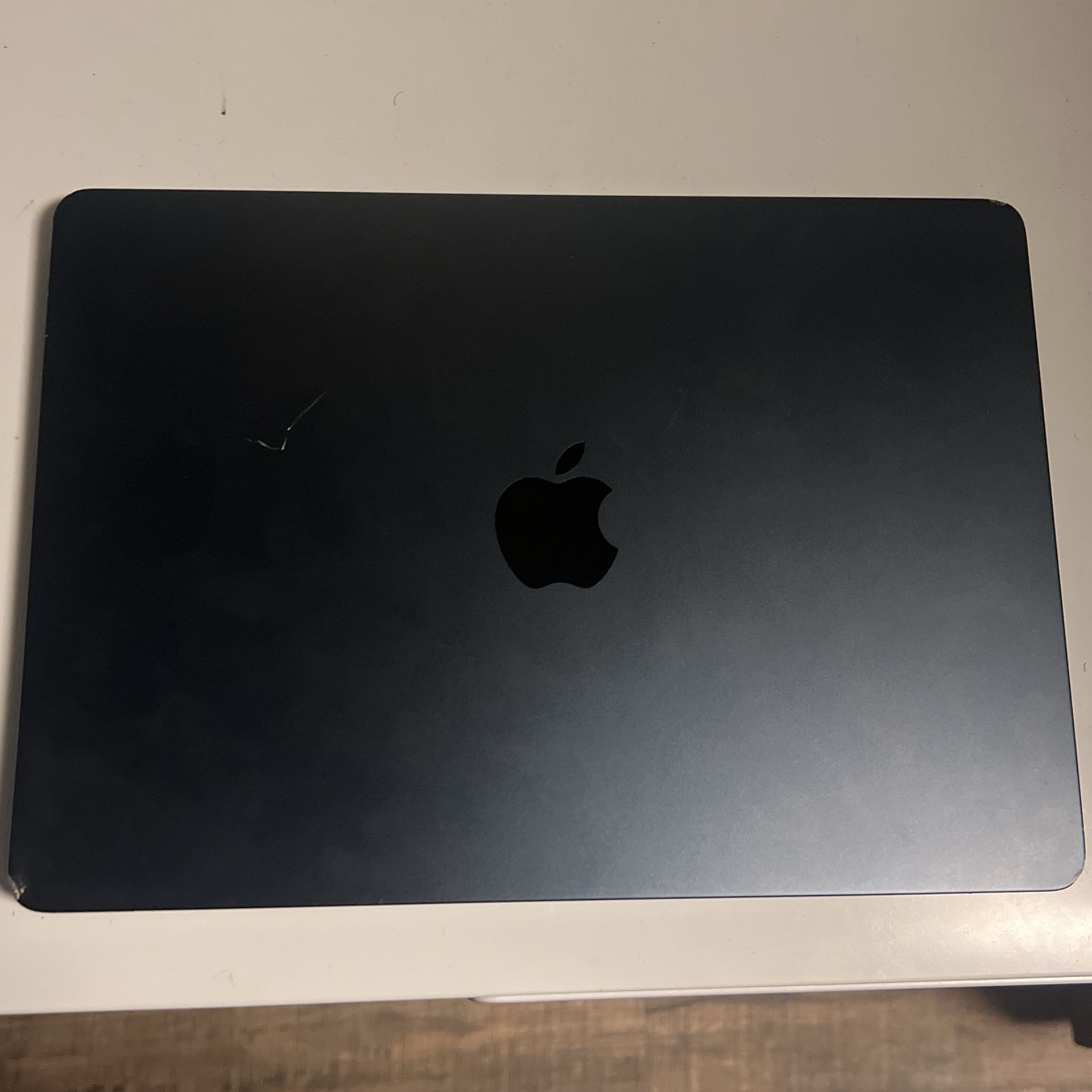 MacBook Air (M2, 2022) 13’ Screen