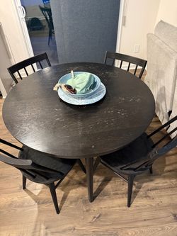 Pottery Barn dining set. Normal wear.