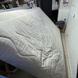 Queen Size Mattress And Box Spring 
