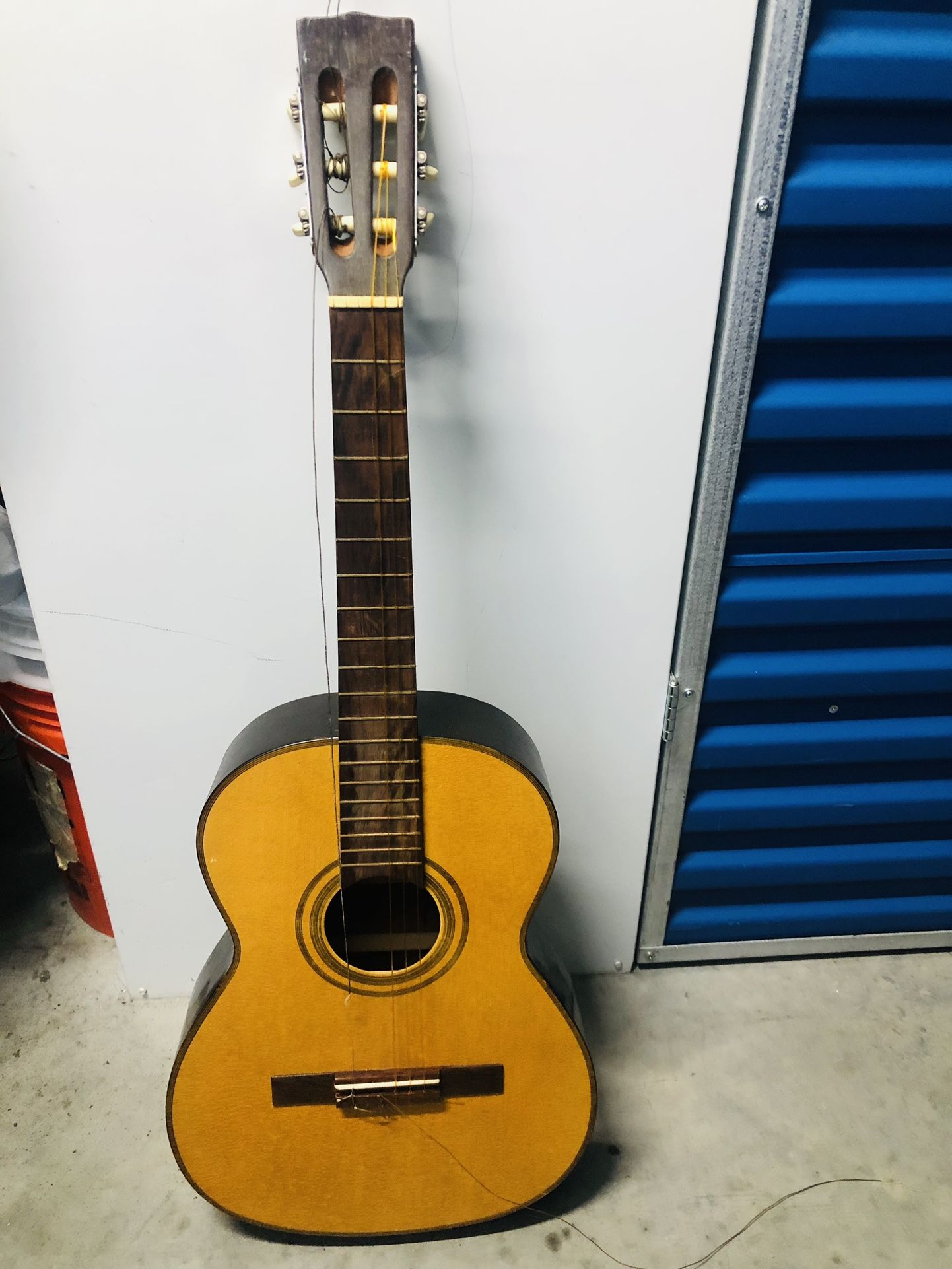 Giannini Guitar