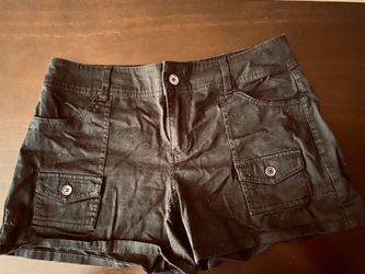 Ladies black shorts size 6