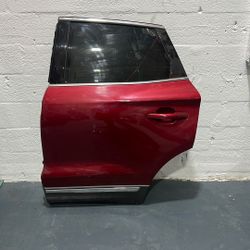 (114) 17-19 Lincoln Mkc Left Rear Door Puerta Izquierda Trasera De Atras Lh Driver Side Part Parts 2017 2018 2019