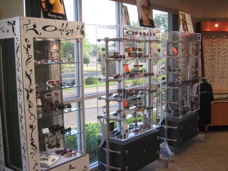 Oakley Clear Plexiglass Display Case With lights and locks