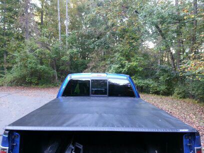 Lund Tonneau Cover