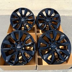 20” Chevy Silverado OEM Wheels Gloss Black
