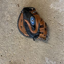 Easton SFP 21st baseman’s mitt