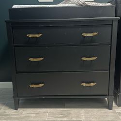 Changing Table And Matching Chest Of Drawers 