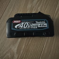 Makita BL4040 40V max XGT 4.0Ah Lithium-lon Battery, Impact-Resistant Outer Case