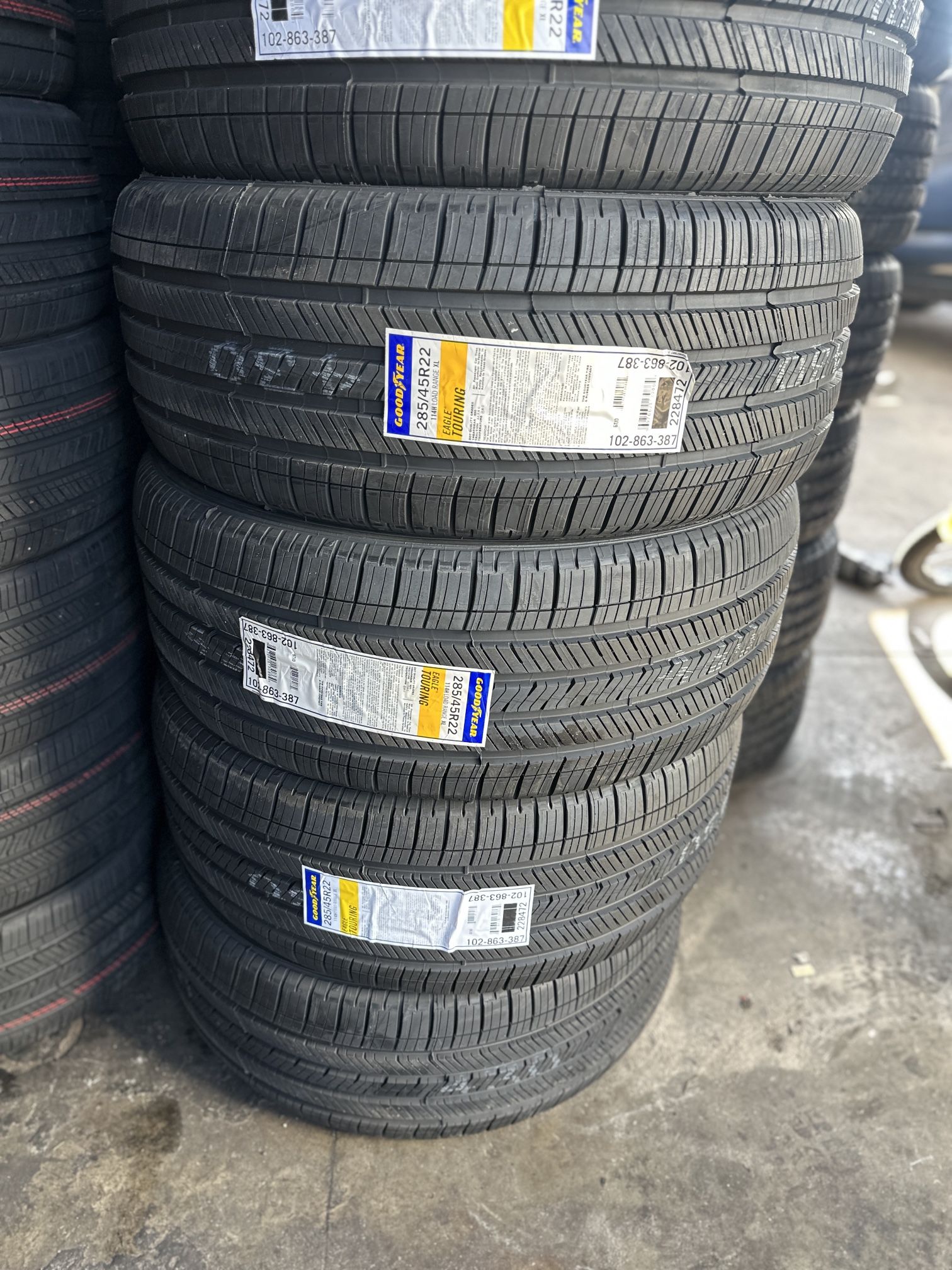 285/45/22 Goodyear Brand New Free Mount And Balance Nuevas Montadas Y Balanciadas Gratis