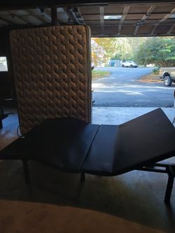 Electric bed with matress full like new