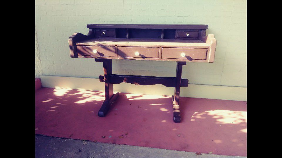 ANTIQUE / OLD DESK / SOLID THICK WOOD ONLY $35