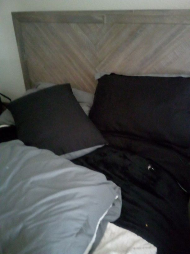 Bedroom Set Full Size Mattress.Sealy Hybrid
