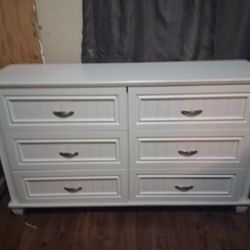 Chase White Drawer 
