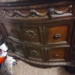 Elegant 5 Piece Master Bedroom Set
