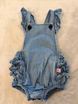 Adorable Light Wash Blue Denim Infant/Baby Girl Ruffle Butts Romper  3-6mo.