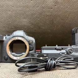 Canon EOS R6 Mark II 24.2 MP Digital Camera- Black (Body Only) w/ USB-C Wire