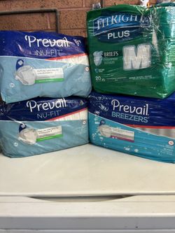 Four Packages of Wing Briefs Size Médium Male/female Briefs  All For 