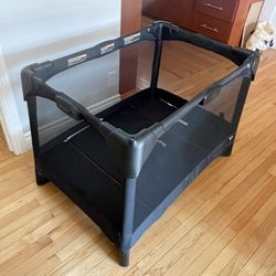 4moms Breeze Plus Playard 