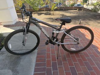 Mongoose Ledge 2.1 26" Men's Mountain Bike